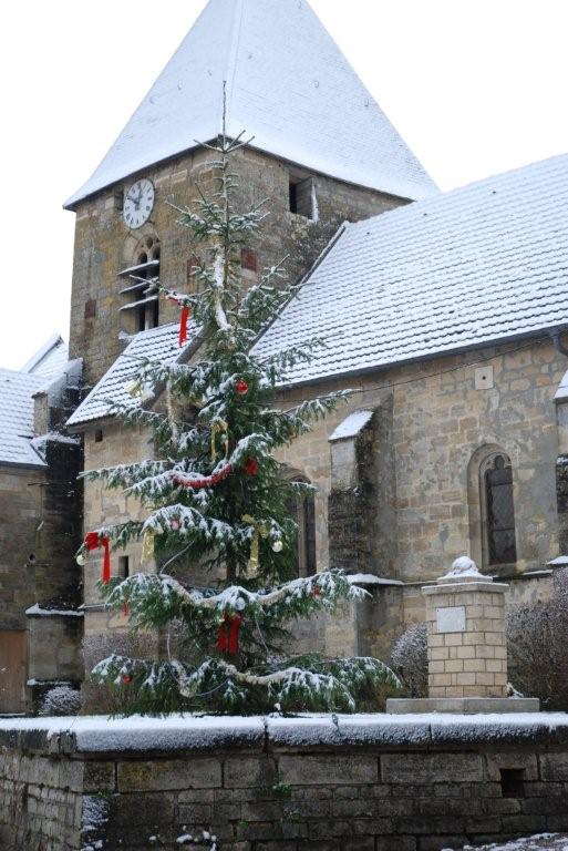 vue devant l'église