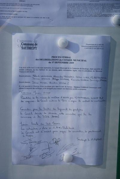 parmi les infos à la vue du public, procés verbal de délibération du conseil municipal.